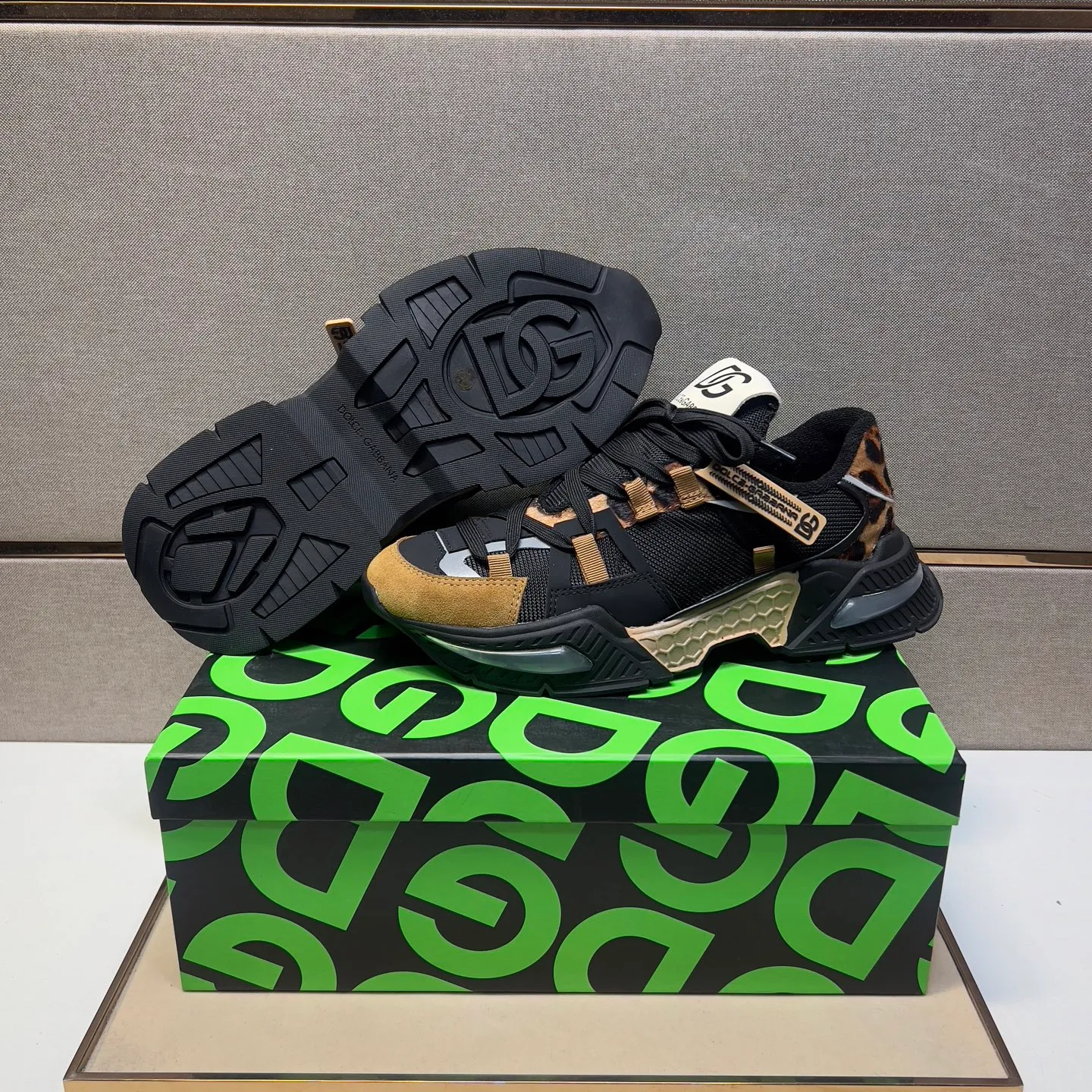⬛️Men's men's shoes💰p560【DG～】couple casual shoes 2025z cabinet sales simultaneously 🔶Size: 35-44#️⃣ 🔷1 color🔜The upper is made of multi-material splicing➕Mesh lining, comfortable and breathable, sole: original comfortable and wear-resistant outsole, ⚠️real thing📱photographed🎬real thing is better📢📢📢